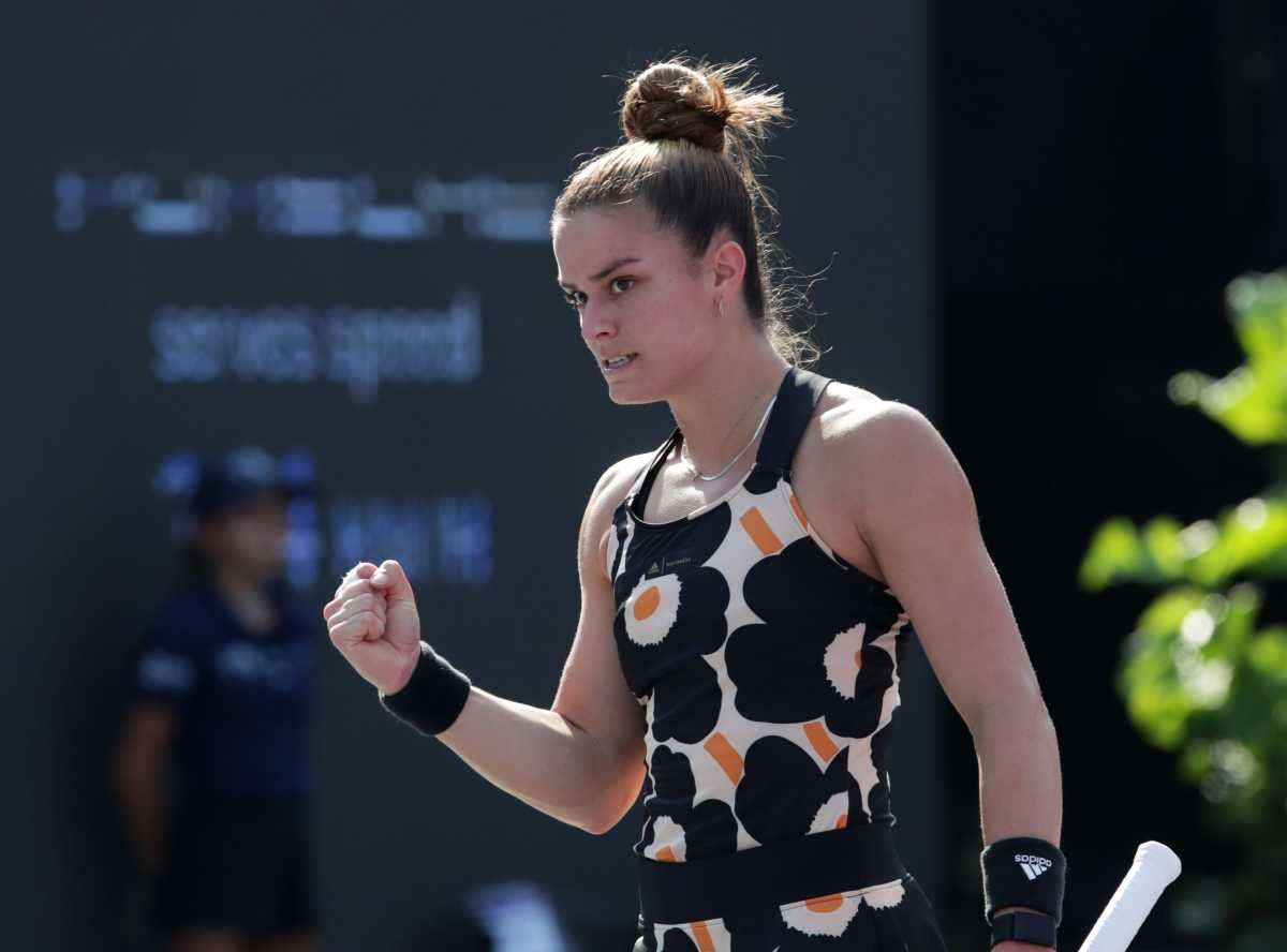 Tennis - WTA Tour Finals - Centro Panamericano de Tenis, Guadalajara, Mexico - November 11, 2021  Greece's Maria Sakkari reacts during her group stage match against Poland's Iga Swiatek REUTERS