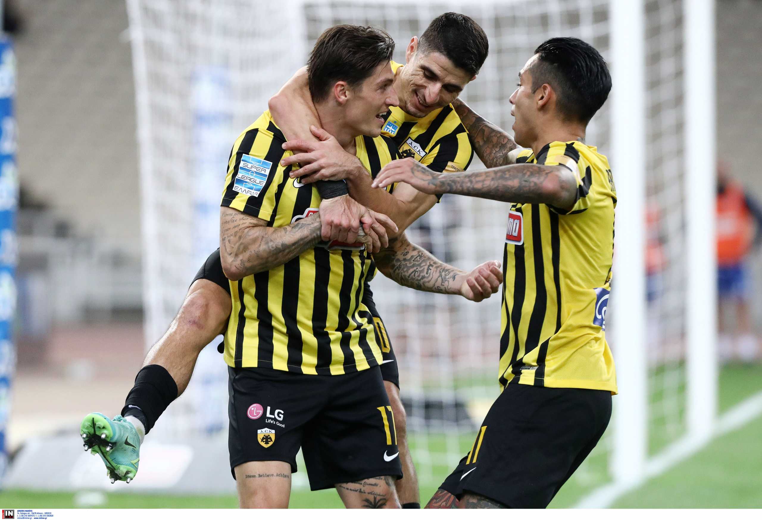 Superleague 1, AEK – Ολυμπιακός: Αποφασίζει για Σέρχιο Αραούχο και Στίβεν Τσούπερ ο Αργύρης Γιαννίκης