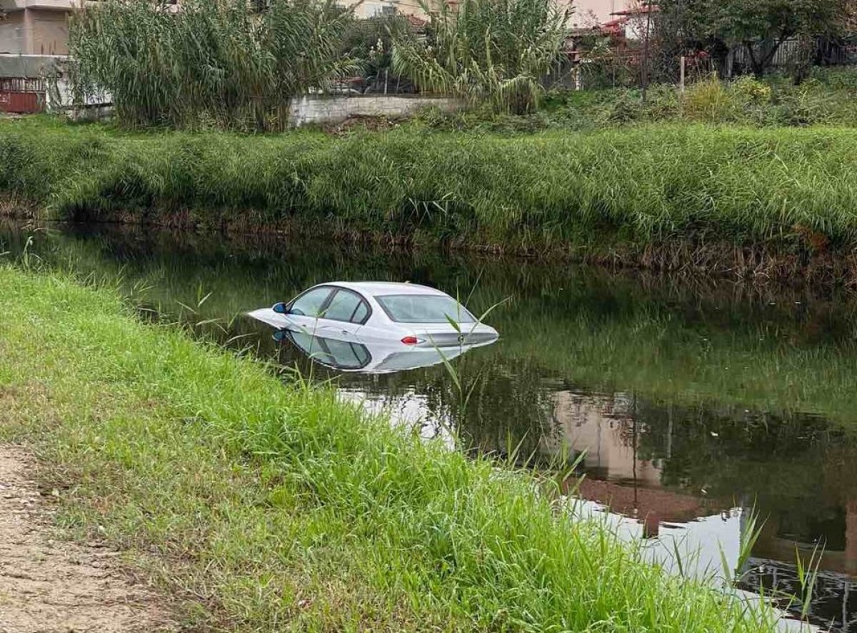Τρίκαλα: Αυτοκίνητο έκανε «βουτιά» στο ποτάμι