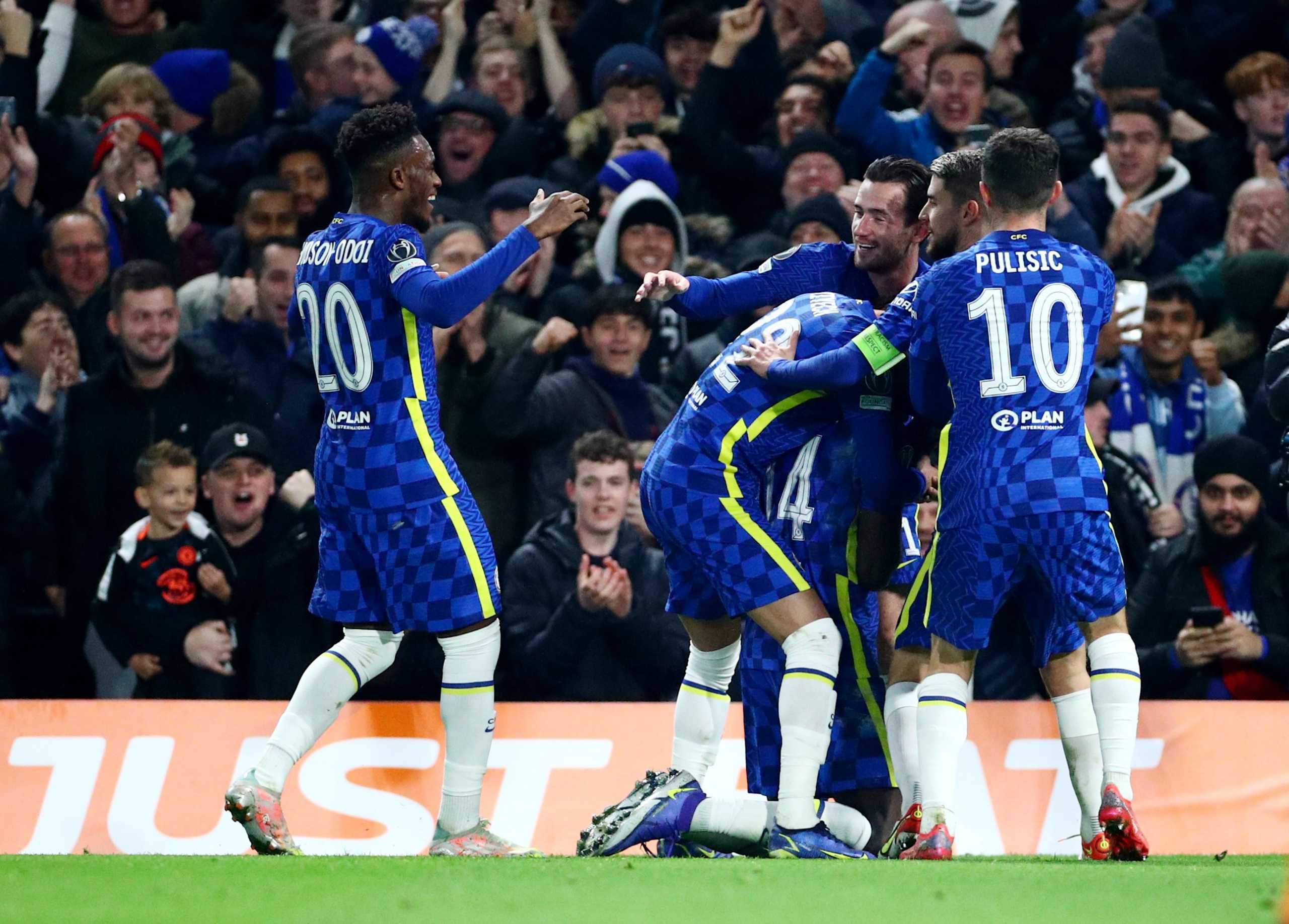 Soccer Football - Champions League - Group H - Chelsea v Juventus - Stamford Bridge, London, Britain - November 23, 2021 Chelsea's Trevoh Chalobah celebrates scoring their first goal with teammates REUTERS