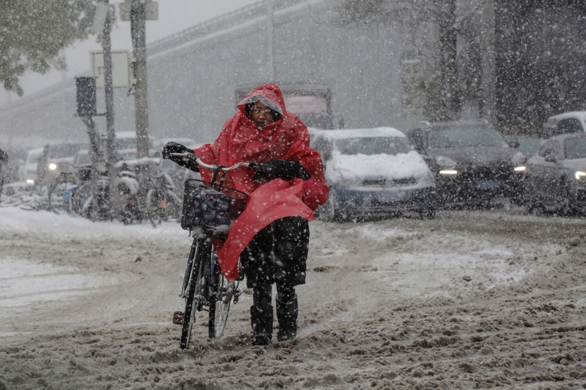 Χιόνια στην Κίνα πολύ νωρίτερα από το φυσιολογικό – Στα «λευκά» το Πεκίνο
