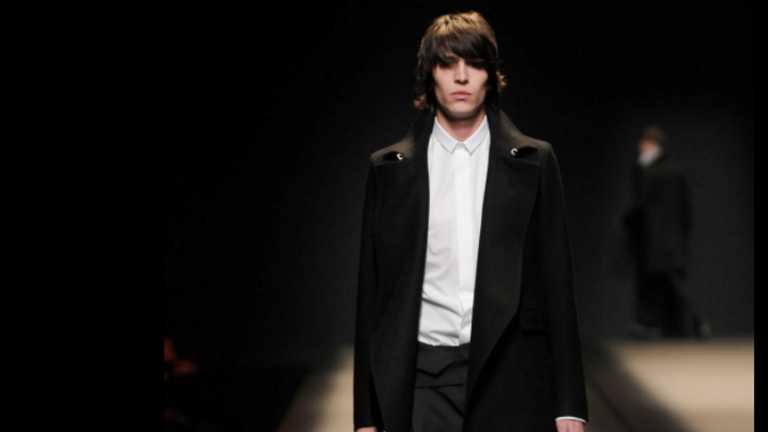 Ο Dior επιστρέφει στο Λονδίνο με επίδειξη ανδρικών ρούχων