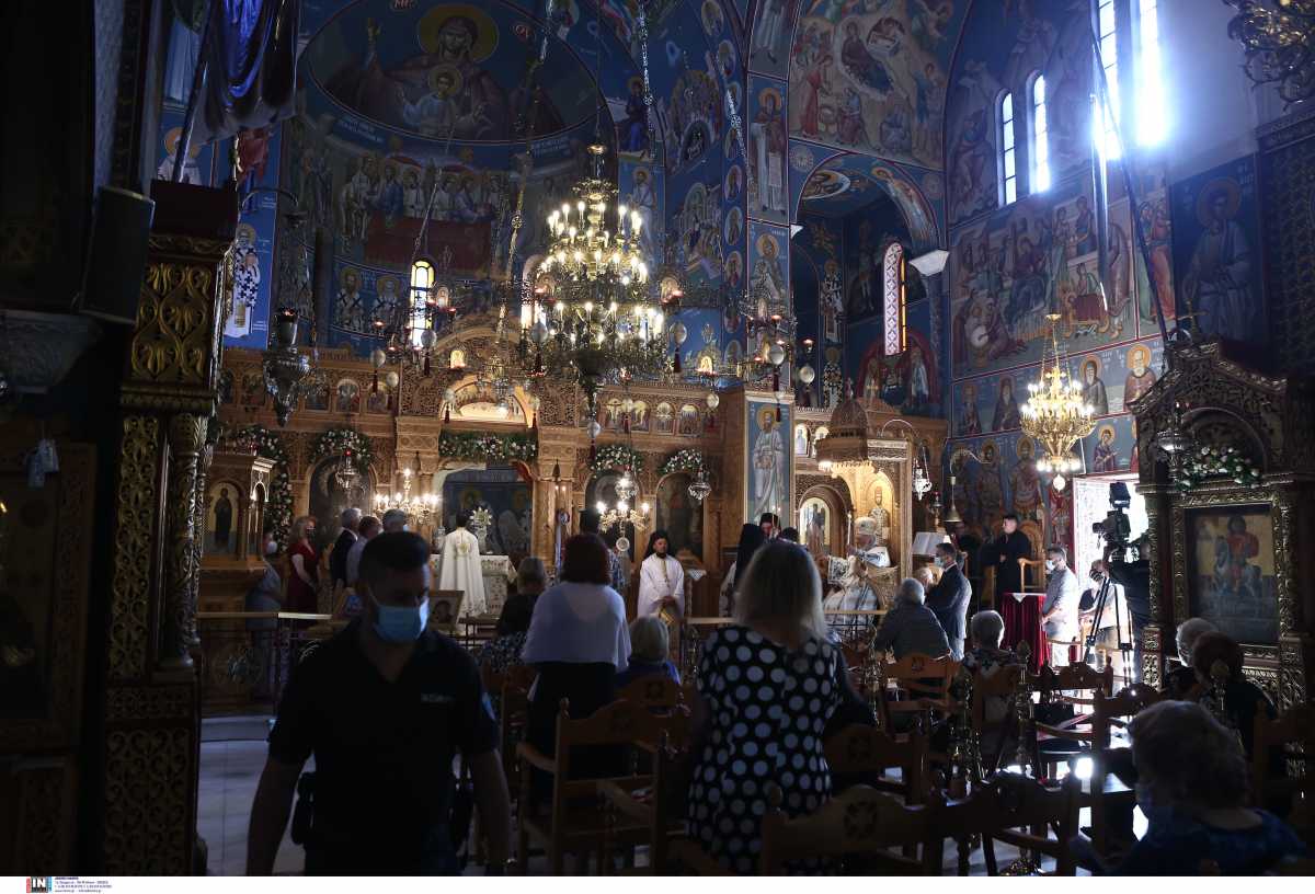 Εύβοια: Έκλεψαν εικόνες από εκκλησία στο Αλιβέρι