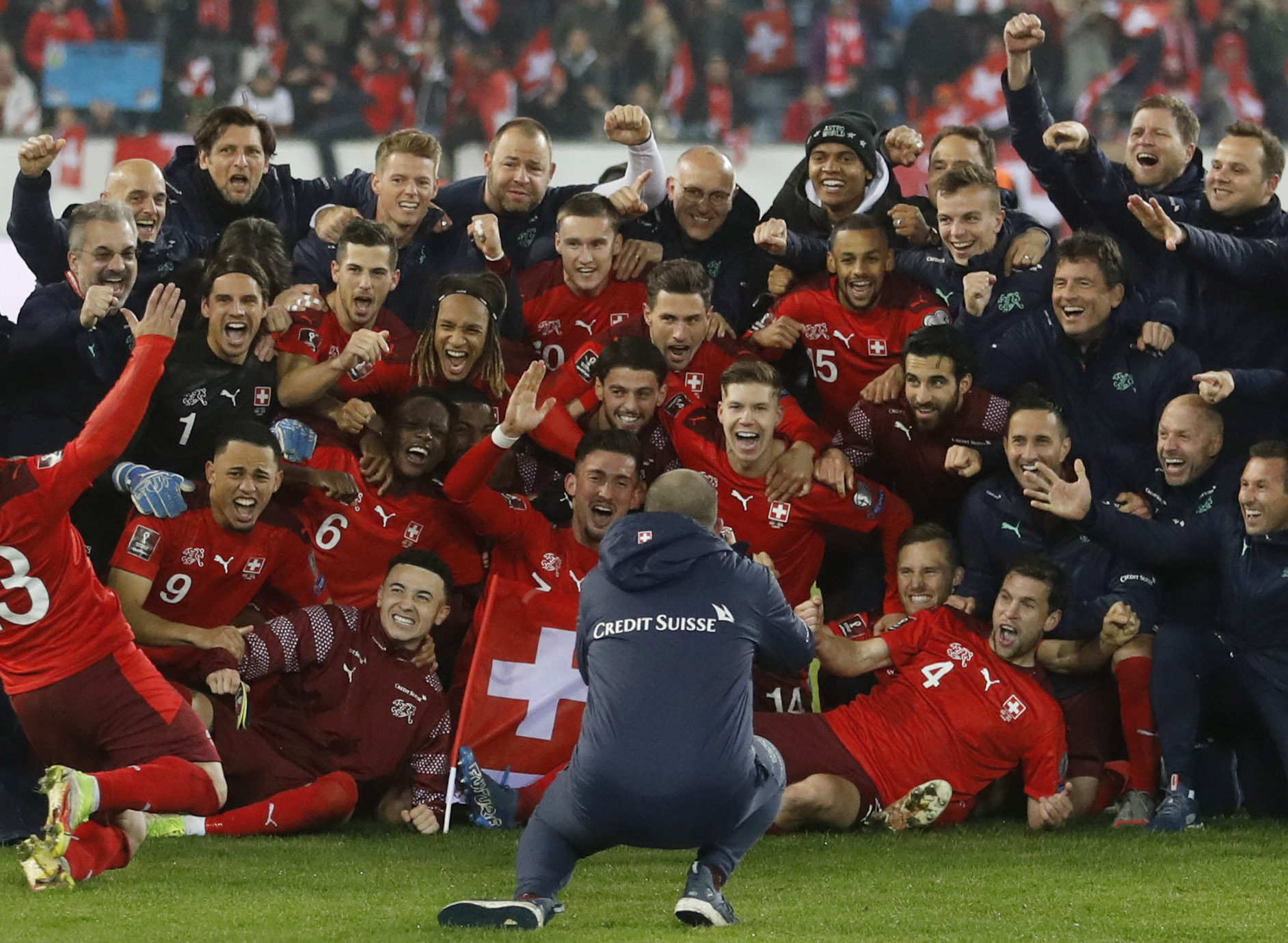 Soccer Football - World Cup - UEFA Qualifiers - Group C - Switzerland v Bulgaria - Swissporarena, Lucerne, Switzerland - November 15, 2021 Switzerland players pose for a picture to celebrate winning the match and qualifying for the Qatar 2022 World Cup REUTERS