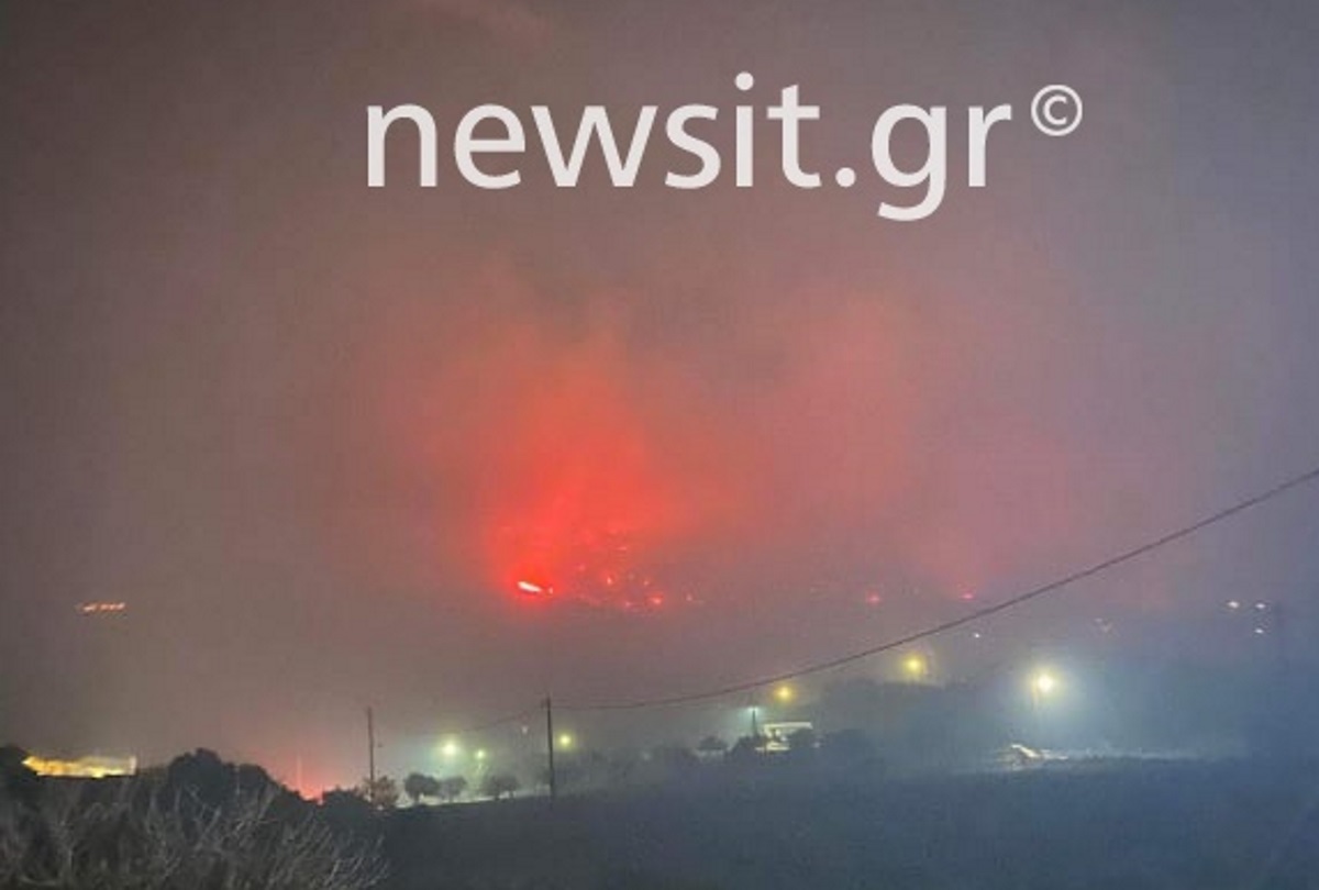 Φωτιά στην Τήνο: Μήνυμα του 112 στα κινητά των κατοίκων