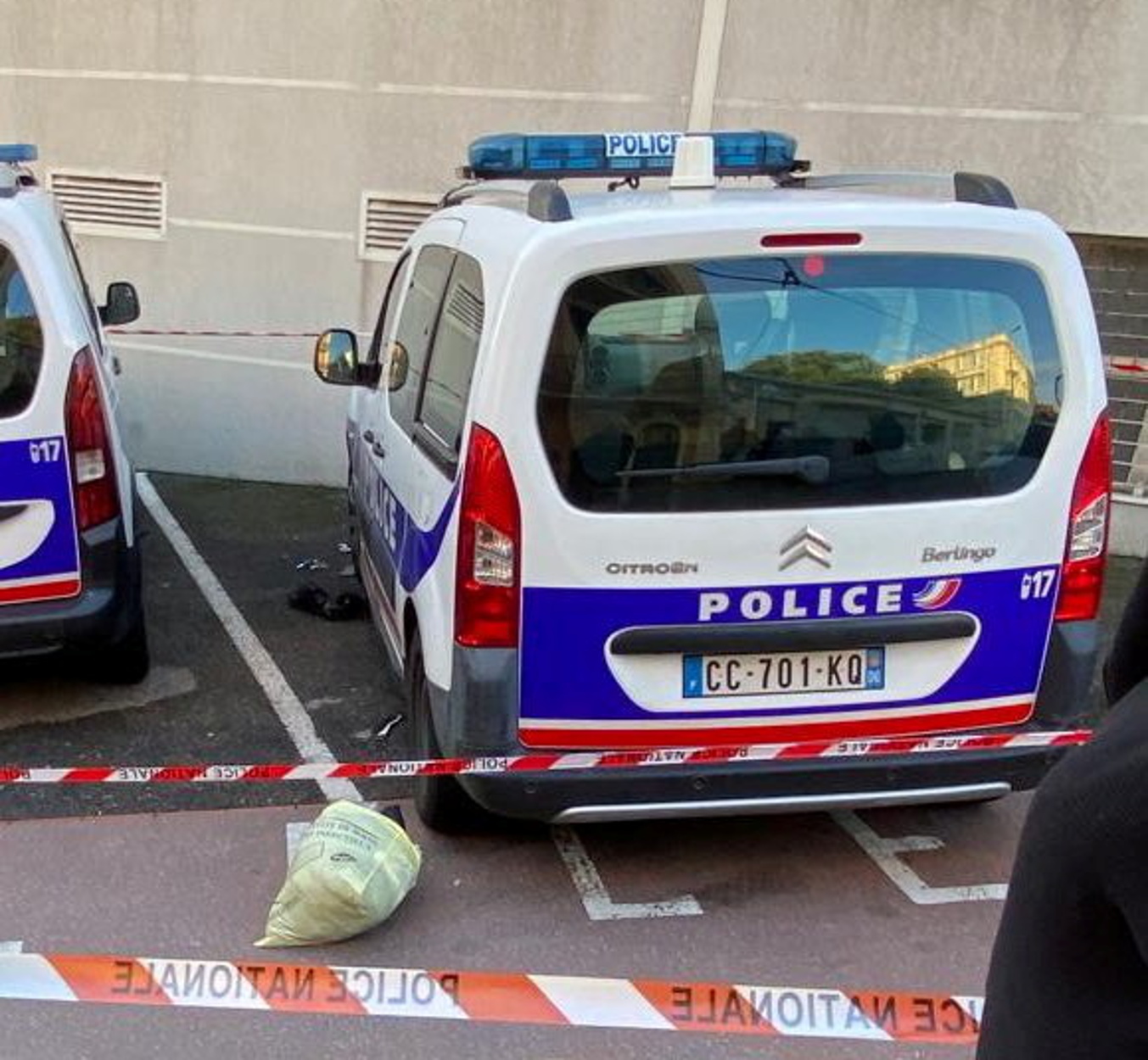 Γαλλία – Κάννες: Αλγερινός ο άνδρας που μαχαίρωσε αστυνομικό – Εξετάζεται  το σενάριο τρομοκρατικής ενέργειας