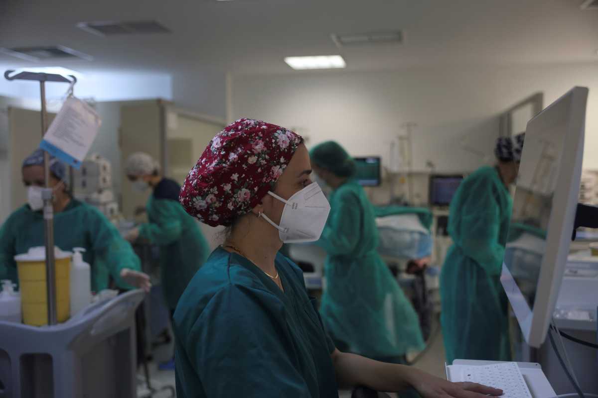 ΟΕΝΓΕ: «Γιατροί υπάρχουν αλλά η κυβέρνηση αρνείται να τους προσλάβει»