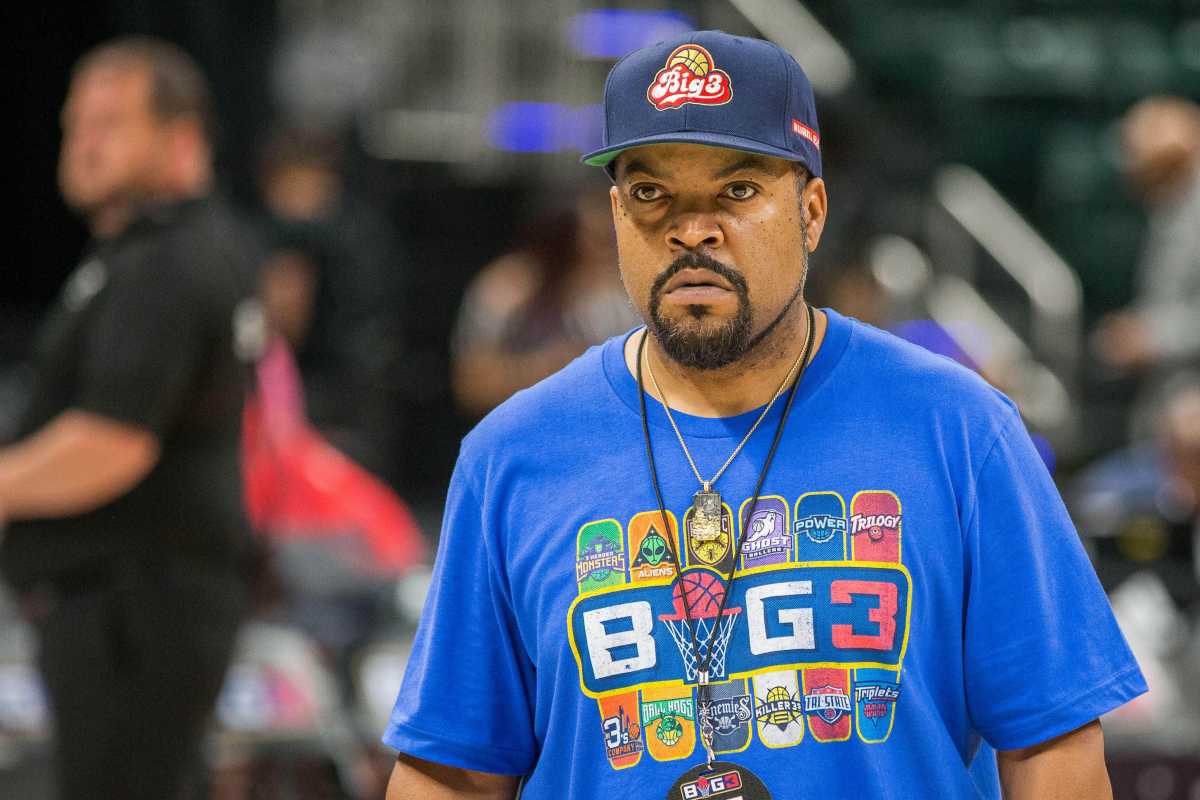 Ο Ice Cube αποκλείστηκε από ταινία που είχε συμφωνήσει επειδή είναι ανεμβολίαστος