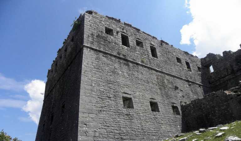 Ζάκυνθος: Το ενετικό κάστρο αγέρωχο από αιώνες και σεισμούς περιμένει να «αναγεννηθεί»