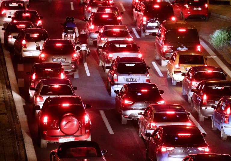 «Φράκαραν» οι δρόμοι από τις κυκλοφοριακές ρυθμίσεις για τον Αυθεντικό Μαραθώνιο - Που έχει τεράστιο μποτιλιάρισμα