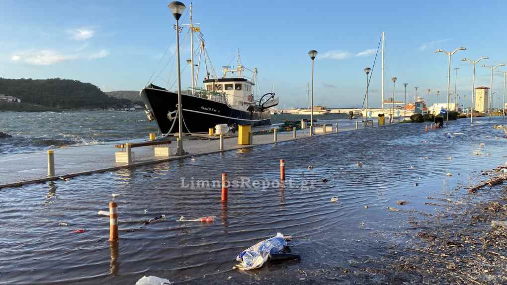 Λήμνος: Θάλασσα και δρόμος έγιναν ένα στο λιμάνι της Μύρινας