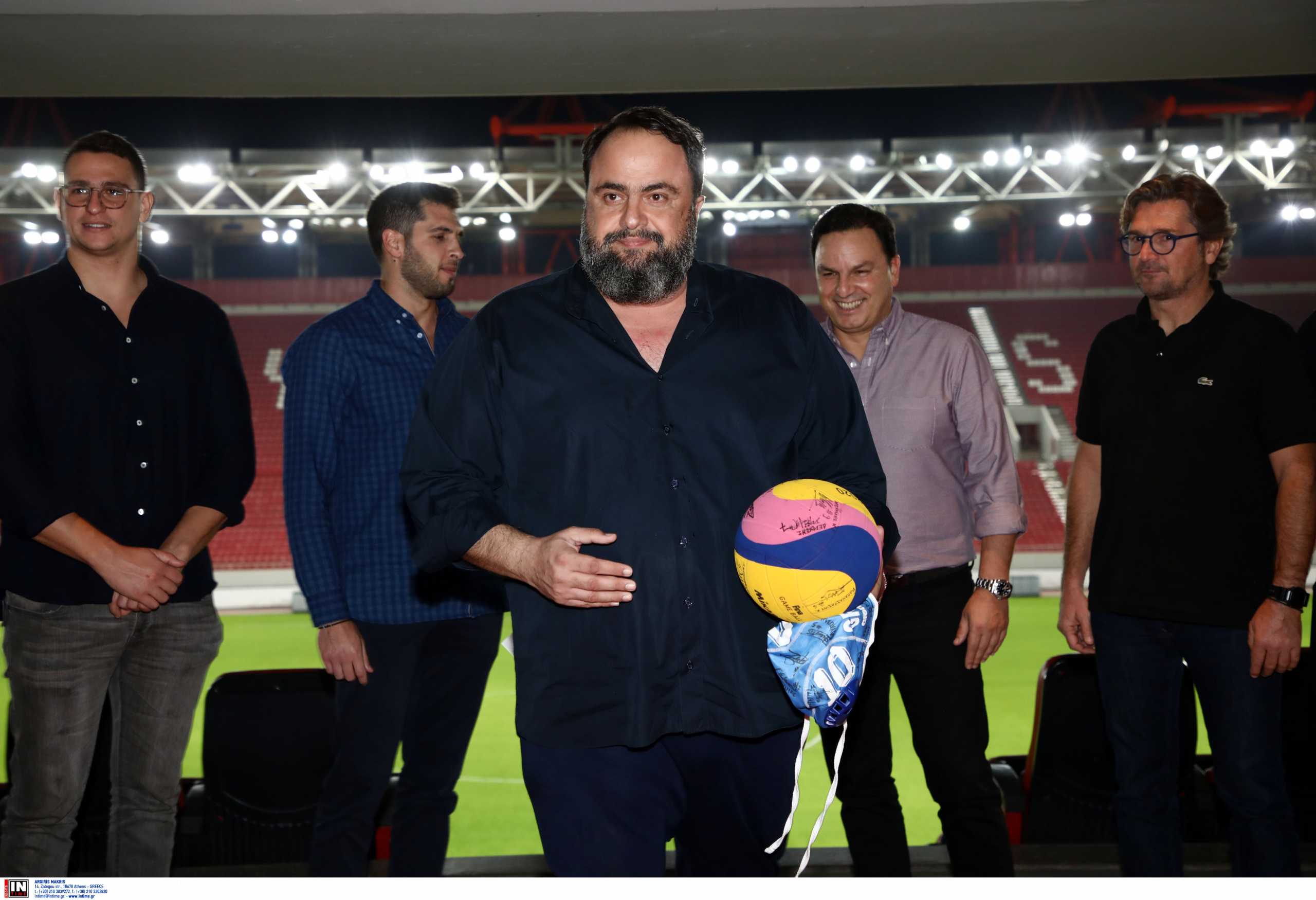 Βαγγέλης Μαρινάκης: Παρέδωσε το πριμ στην Εθνική ομάδα πόλο