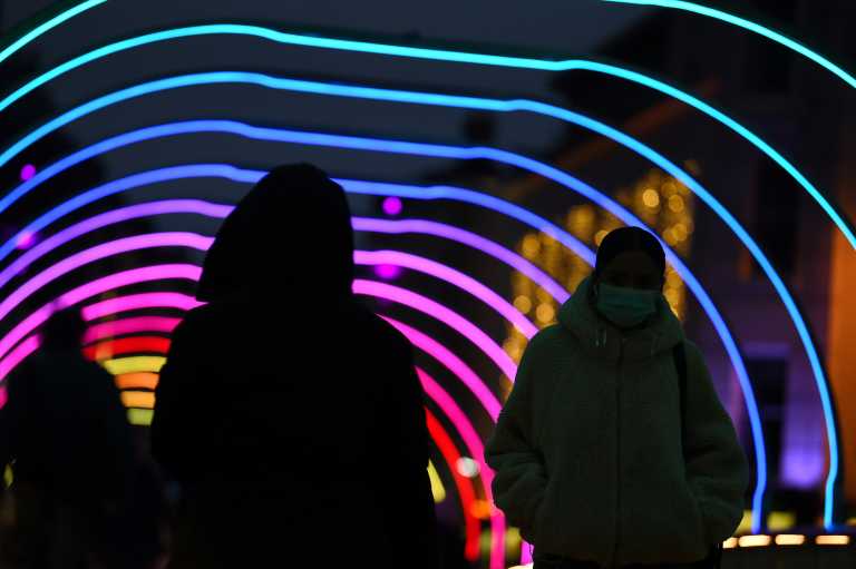 Κορονοϊός: Τρομάζει τους επιστήμονες ο «εφιάλτης» του πέμπτου κύματος! Παλεύει να... οχυρωθεί η Ευρώπη