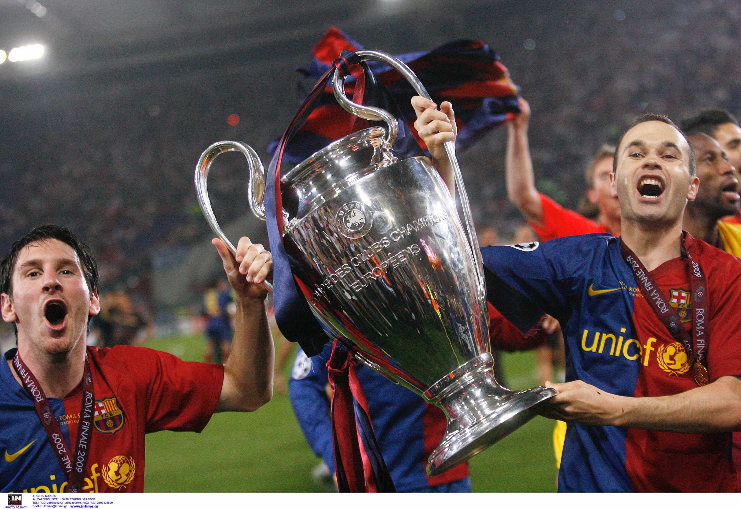 ROME 27
Uefa Champions League - Final
Manchester United v Fc Barcelona
Lionel Messi and Andres Iniesta celebrate with the Champions League trophy .
Fot. Piotr Hawalej