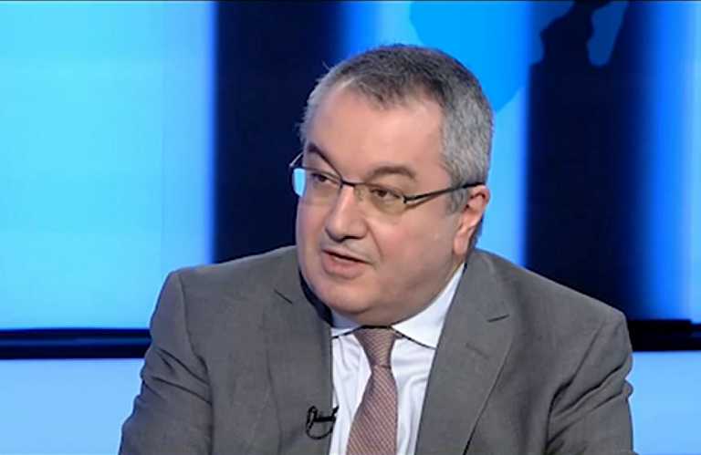 Ηλίας Μόσιαλος: Έκκληση για εμβολιασμό των παιδιών - Ποια έχουν περισσότερες πιθανότητες για μυοκαρδίτιδα