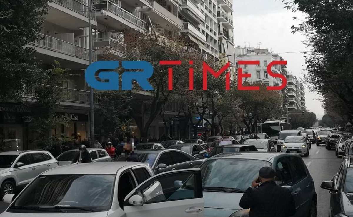 Θεσσαλονίκη: Τροχαίο και κυκλοφοριακό έμφραγμα στην Τσιμισκή