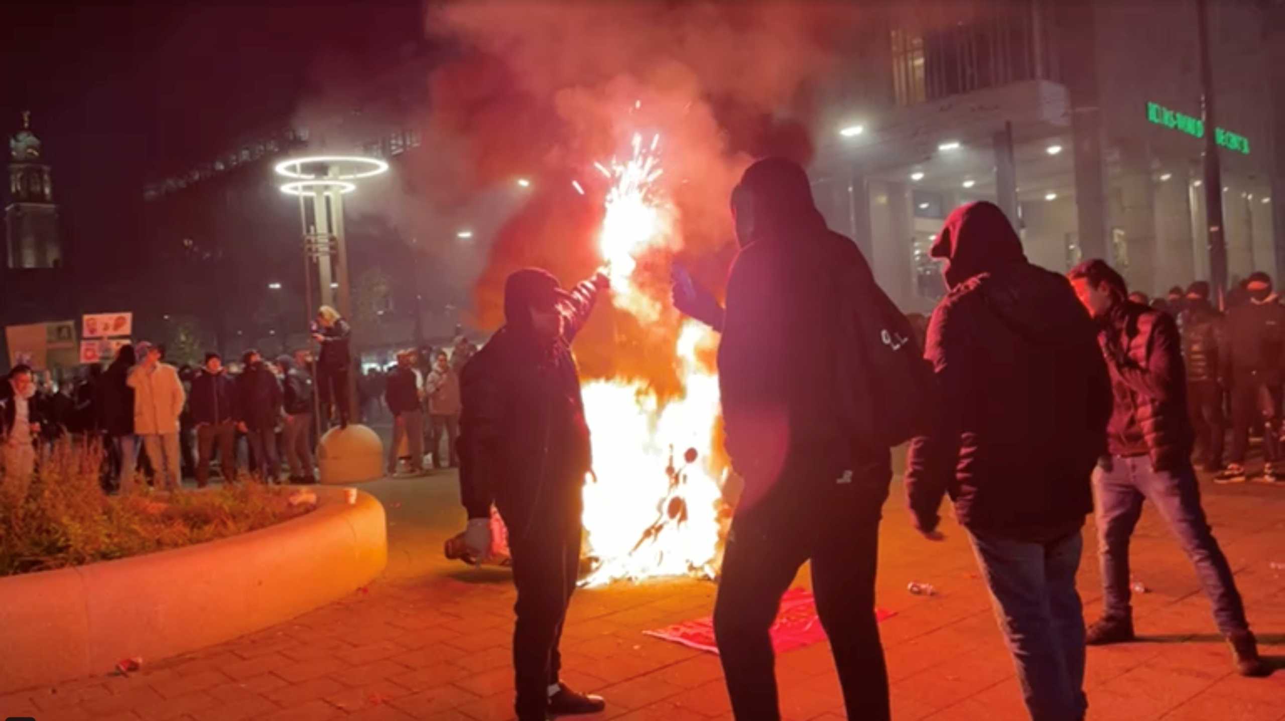 Κορονοϊός - Ολλανδία: Δεύτερη νύχτα επεισοδίων σε διαδήλωση κατά των περιοριστικών μέτρων