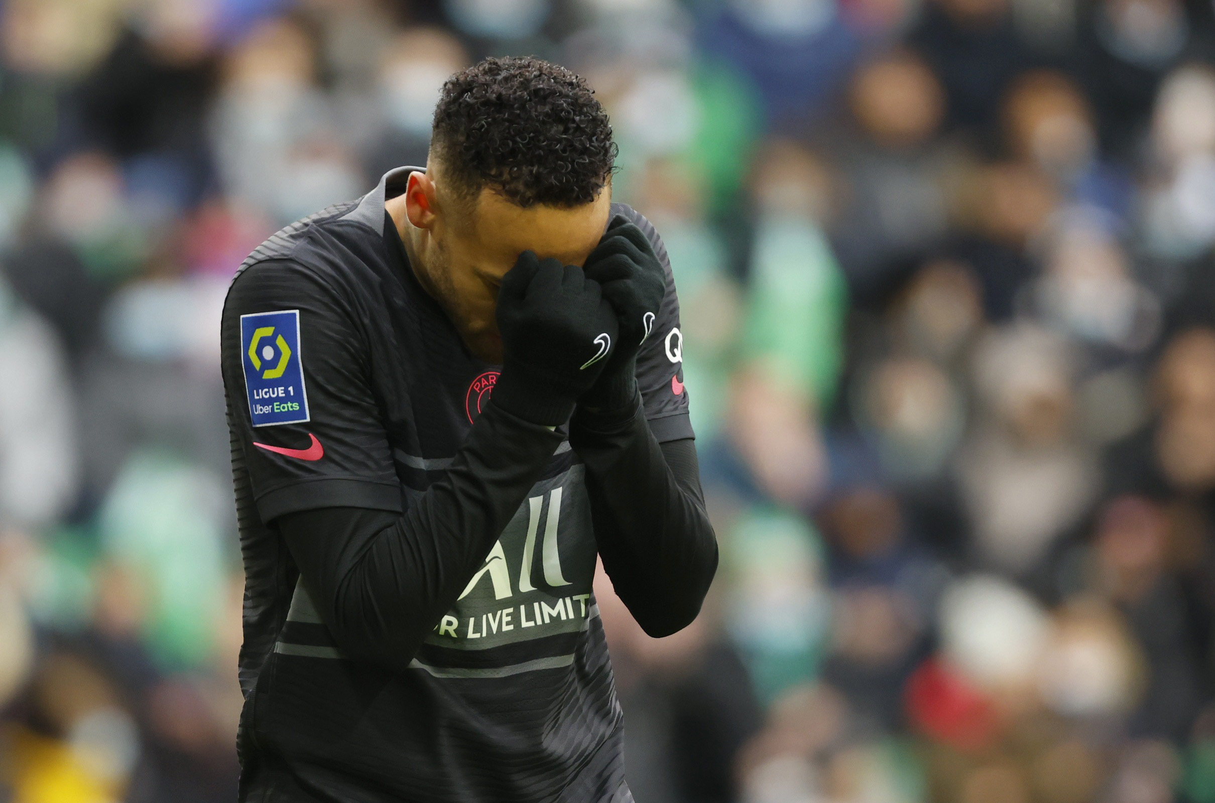 Soccer Football - Ligue 1 - AS Saint-Etienne v Paris St Germain - Stade Geoffroy-Guichard, Saint-Etienne, France - November 28, 2021 Paris St Germain's Neymar celebrates scoring their first goal before it is disallowed after a VAR review REUTERS