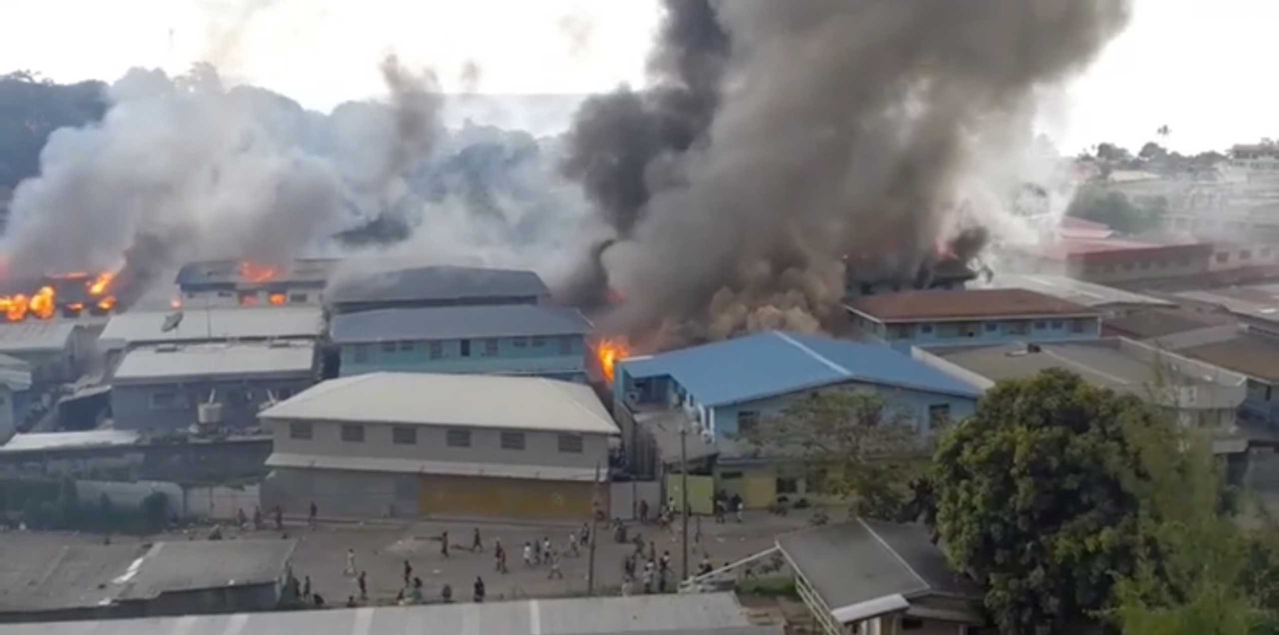 Νησιά Σολομώντα: Βρέθηκαν τρία πτώματα στα κτίρια που πυρπόλησαν οι διαδηλωτές