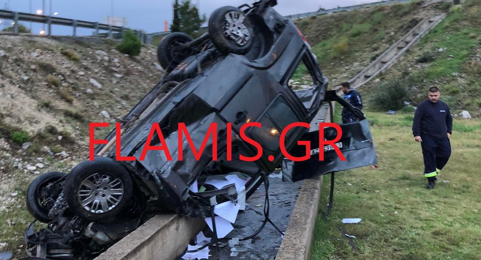 Πάτρα: Τζιπ τούμπαρε εκτός δρόμου και καρφώθηκε σε υδροροή – Σώος ο οδηγός