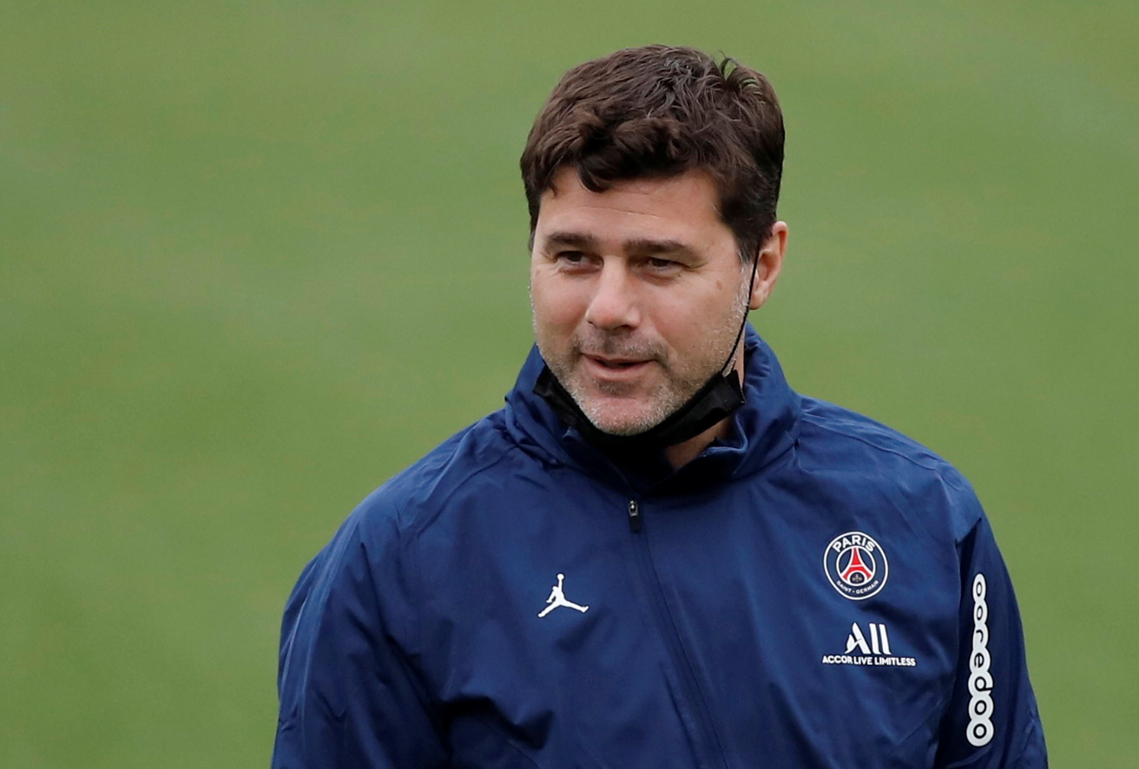 FILE PHOTO: Soccer Football - Ligue 1 - Paris St Germain Training - Ooredoo Training Centre, Saint-Germain-en-Laye, France - November 19, 2021  Paris St Germain coach Mauricio Pochettino during training REUTERS