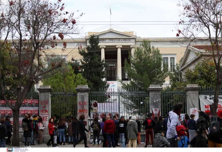 Πολυτεχνείο: Λεπτό προς λεπτό η μεγάλη πορεία στην αμερικάνικη πρεσβεία