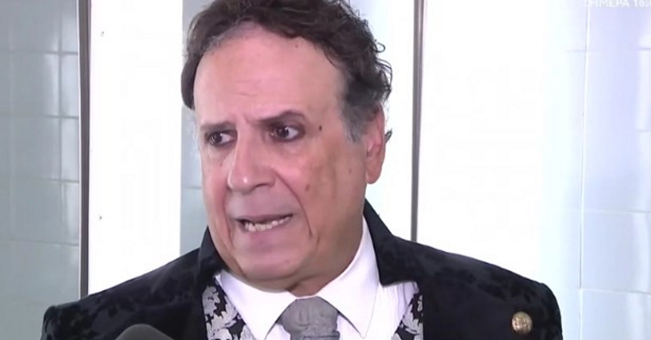 Χάρης Ρώμας: Θεωρώ ιλαρό ένας άντρας στην ηλικία μου να εκθέτει την αισθηματική και ερωτική του ζωή