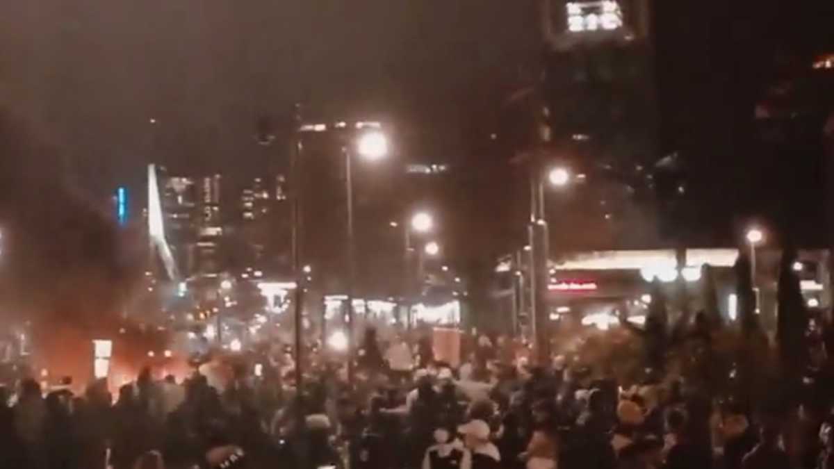 Κορονοϊός - Ολλανδία: «Ένα όργιο βίας» στις διαδηλώσεις κατά της πανδημίας