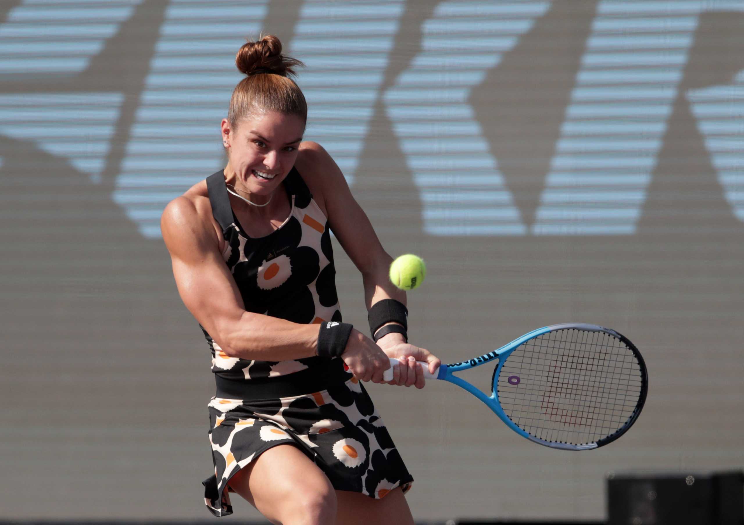 Tennis - WTA Tour Finals - Centro Panamericano de Tenis, Guadalajara, Mexico - November 11, 2021  Greece's Maria Sakkari in action during her group stage match against Poland's Iga Swiatek REUTERS