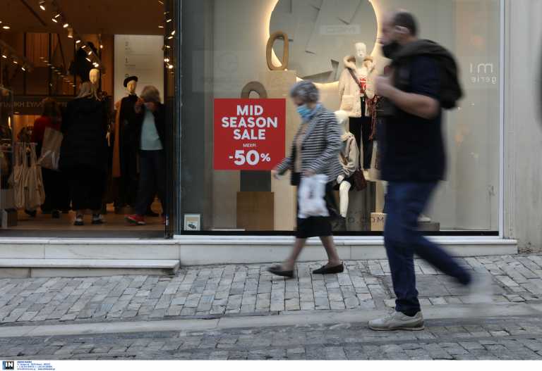 Εκπτώσεις 2021: Υποτονική η κίνηση στα μαγαζιά - «Έχουν κάνει τον κύκλο τους» λέει ο Κορκίδης