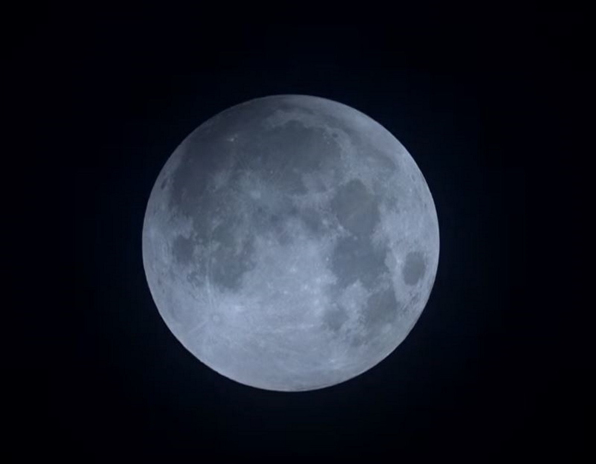 Απόψε η μεγαλύτερη έκλειψη Σελήνης του 21ου αιώνα – Πώς θα παρακολουθήσετε το σπάνιο φαινόμενο
