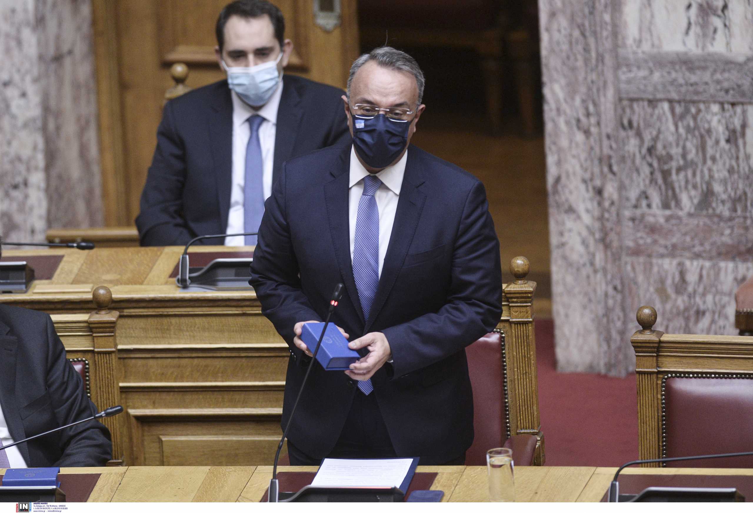 Στη Βουλή ο προϋπολογισμός: Επενδύσεις, εξαγωγές, κατανάλωση φέρνουν ανάπτυξη 4,5%