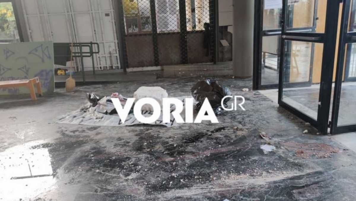 Θεσσαλονίκη: Αυτοψία που δείχνει τις ζημιές στην Πολυτεχνική Σχολή μετά τα χθεσινά επεισόδια