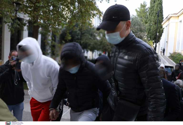 Συμπλοκή με τράπερ: Ποινική δίωξη στον ίδιο και σε άλλα τρία άτομα για το αιματηρό επεισόδιο στη Λένορμαν
