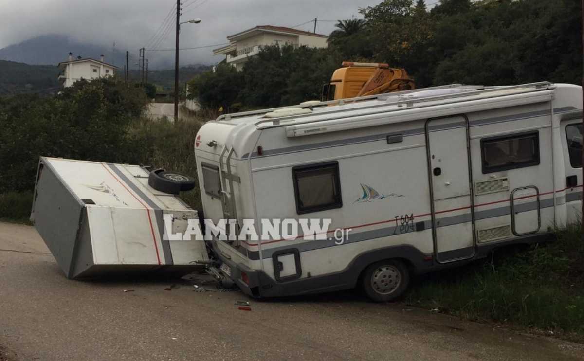 Φθιώτιδα: Ατζαμής οδηγός τροχόσπιτου τα έκανε γης μαδιάμ – Κόλλησε στη λάσπη και έψαχνε την οδική