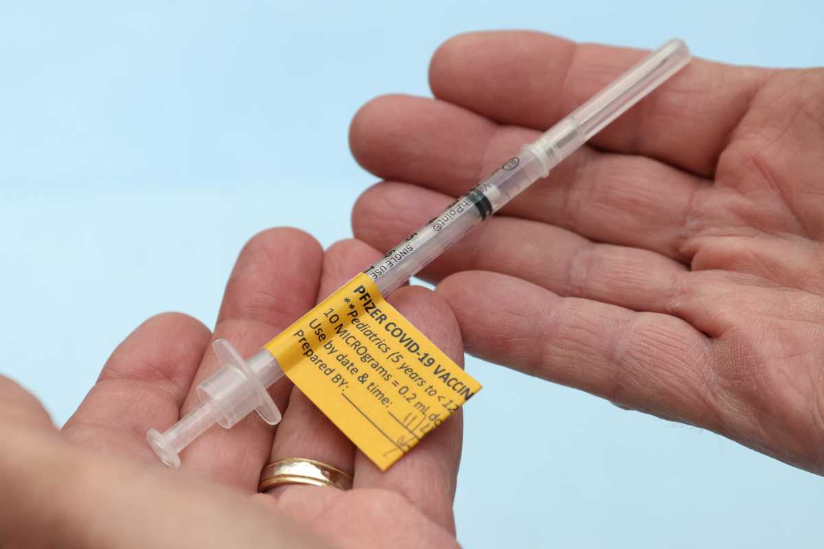 Κορονοϊός - ΗΠΑ: Ο υποχρεωτικός εμβολιασμός έχει αποτέλεσμα παρά τις αντιδράσεις