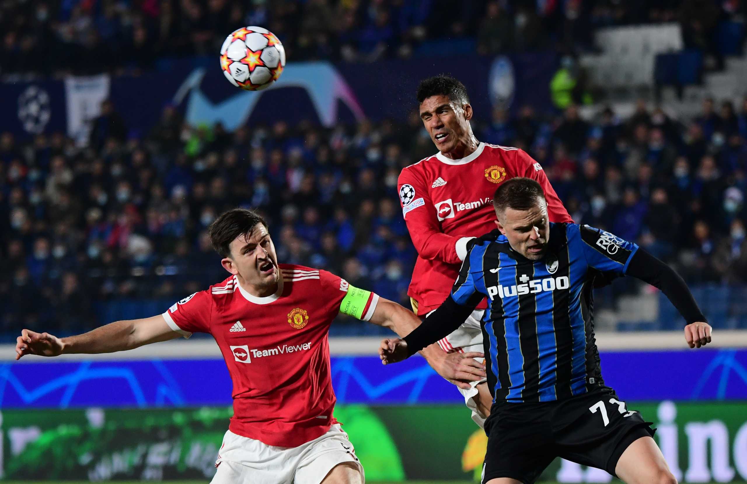 Soccer Football - Champions League - Group F - Atalanta v Manchester United - Stadio Atleti Azzurri, Bergamo, Italy - November 2, 2021 Atalanta's Josip Ilicic in action with Manchester United's Harry Maguire and Raphael Varane REUTERS