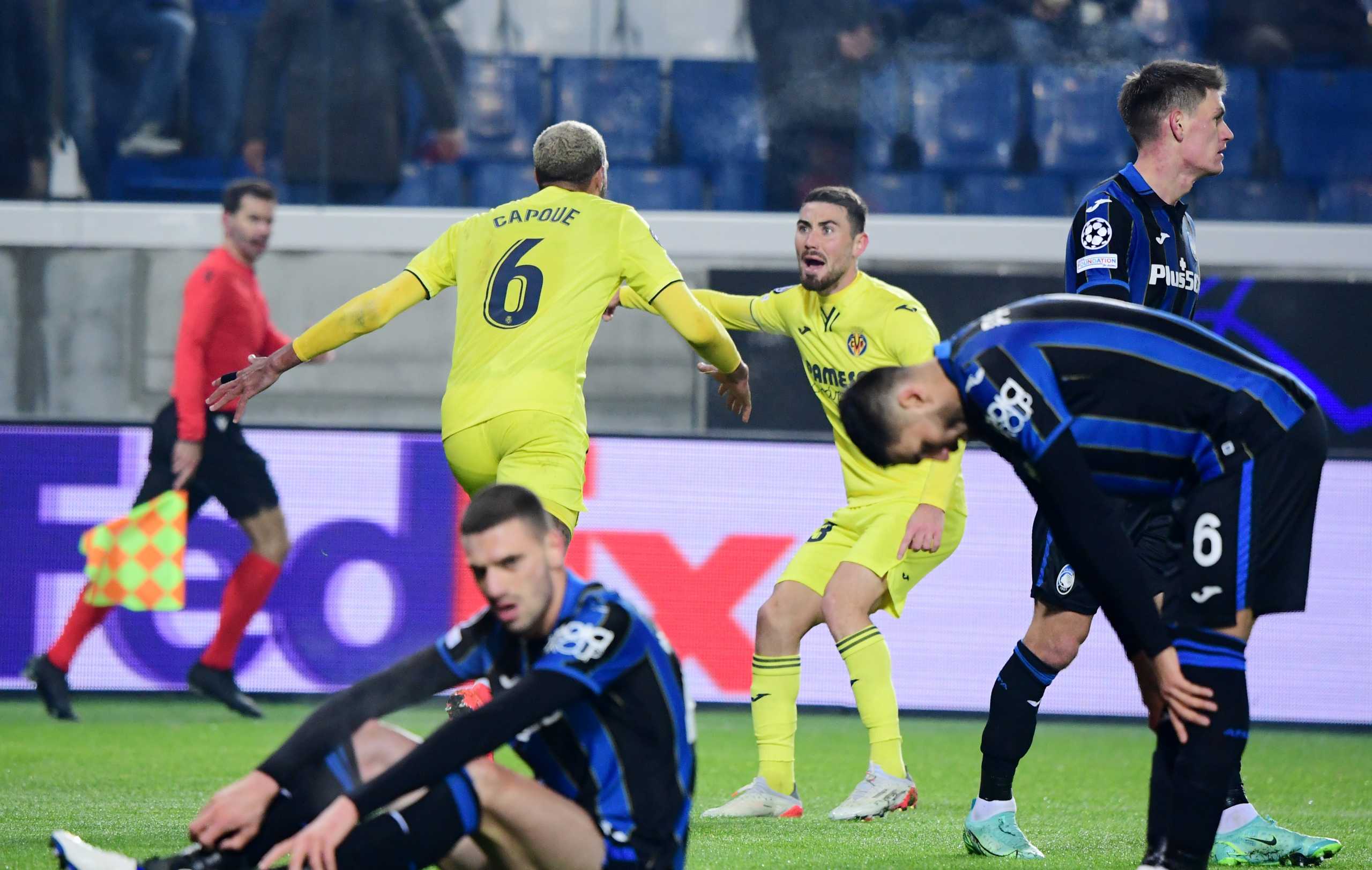 Soccer Football - Champions League - Group F - Atalanta v Villarreal - Stadio Atleti Azzurri, Bergamo, Italy - December 9, 2021  Villarreal's Etienne Capoue celebrates scoring their second goal with Moi Gomez REUTERS