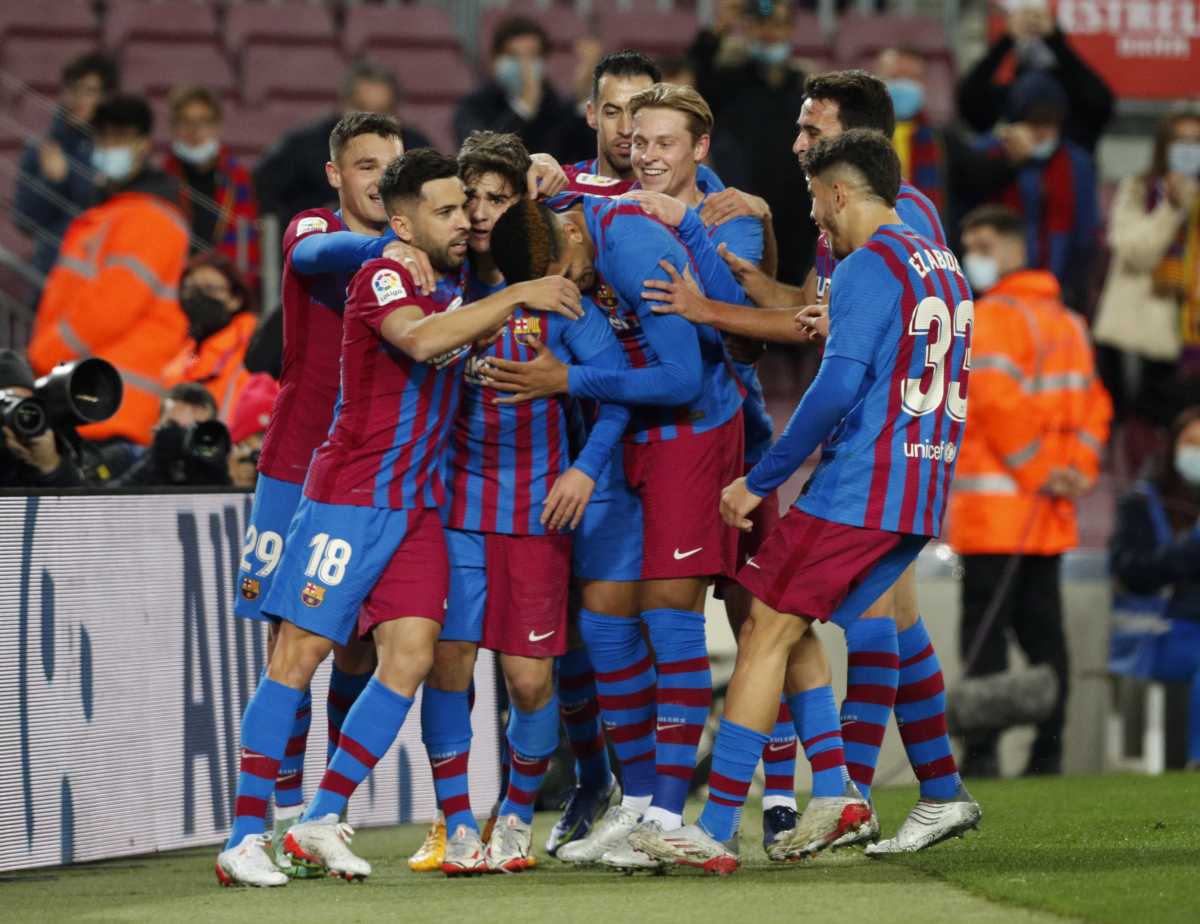 Soccer Football - LaLiga - FC Barcelona v Elche - Camp Nou, Barcelona, Spain - December 18, 2021 FC Barcelona's Gavi celebrates scoring their second goal with teammates REUTERS