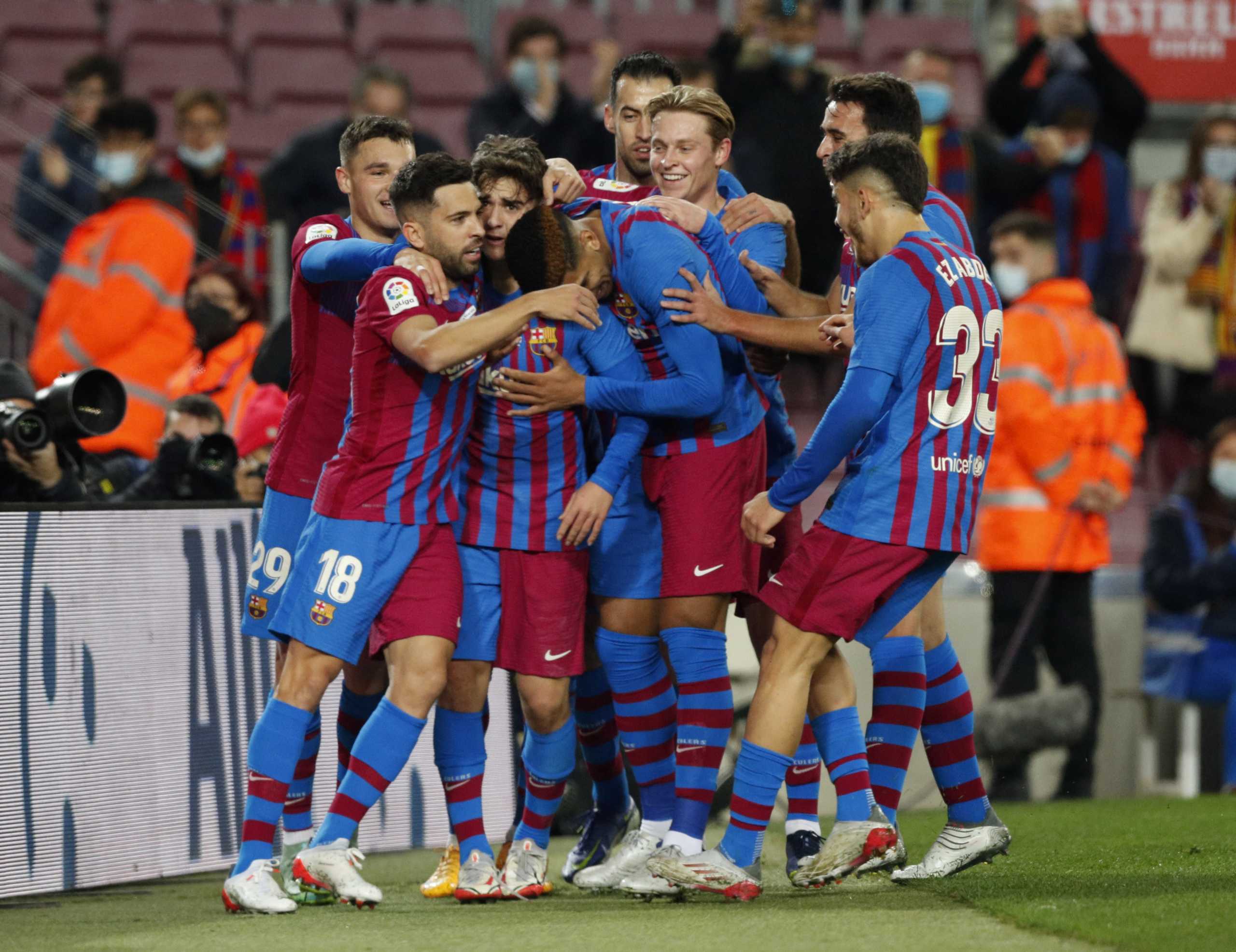 Soccer Football - LaLiga - FC Barcelona v Elche - Camp Nou, Barcelona, Spain - December 18, 2021 FC Barcelona's Gavi celebrates scoring their second goal with teammates REUTERS