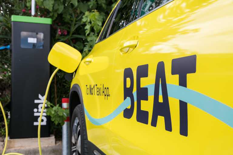 Πακέτο από την Beat για απόκτηση καινούργιου ηλεκτροκίνητου ταξί με 9.750 ευρώ