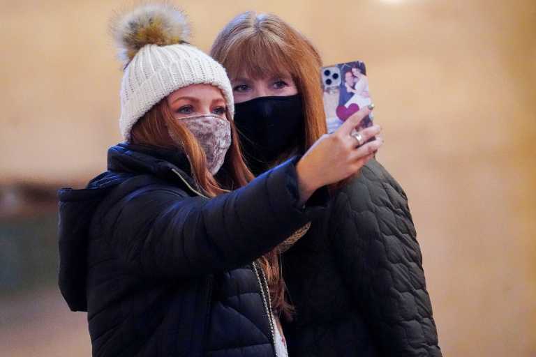 Κορονοϊός: 1486 κρούσματα στην Αττική – «Κόντρα» Αχαΐας, Κοζάνης και Ηρακλείου – Ο χάρτης της διασποράς