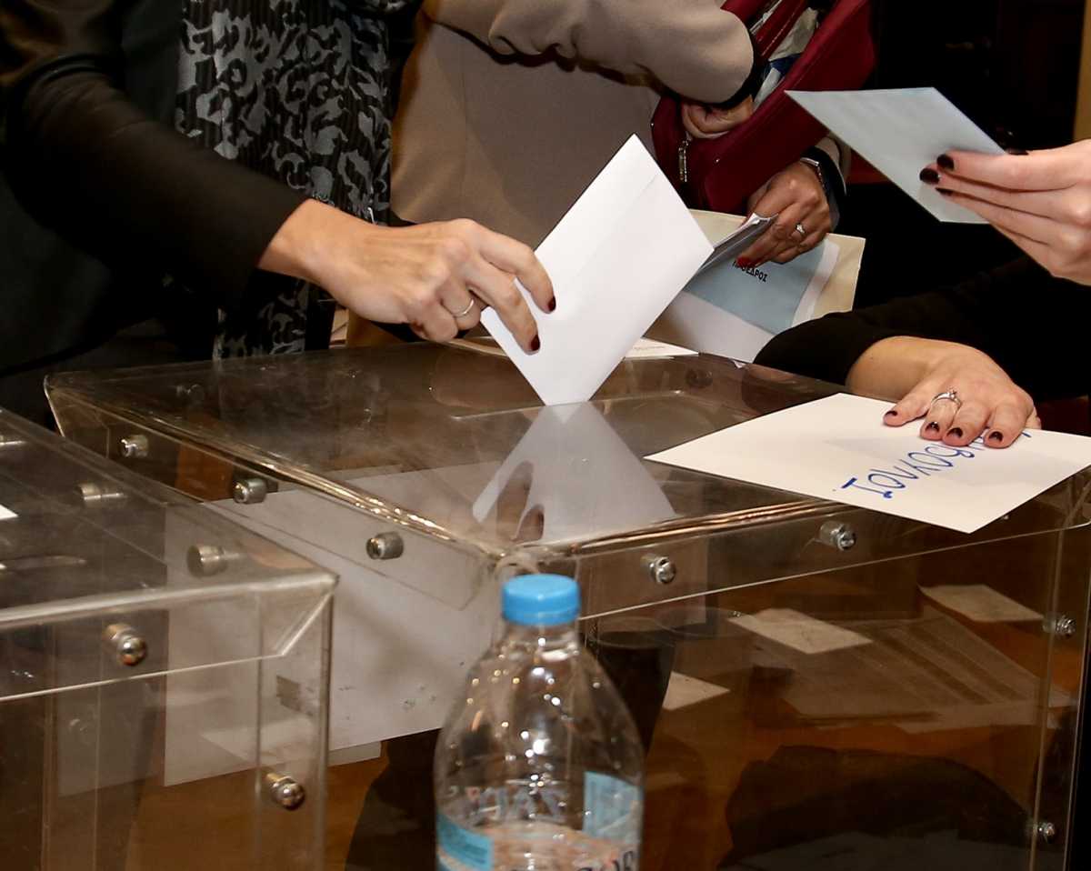 Καταγγελία για τις εκλογές του Δικηγορικού Συλλόγου Θεσσαλονίκης: Υποψήφιος έβαζε σταυρούς στον εαυτό του