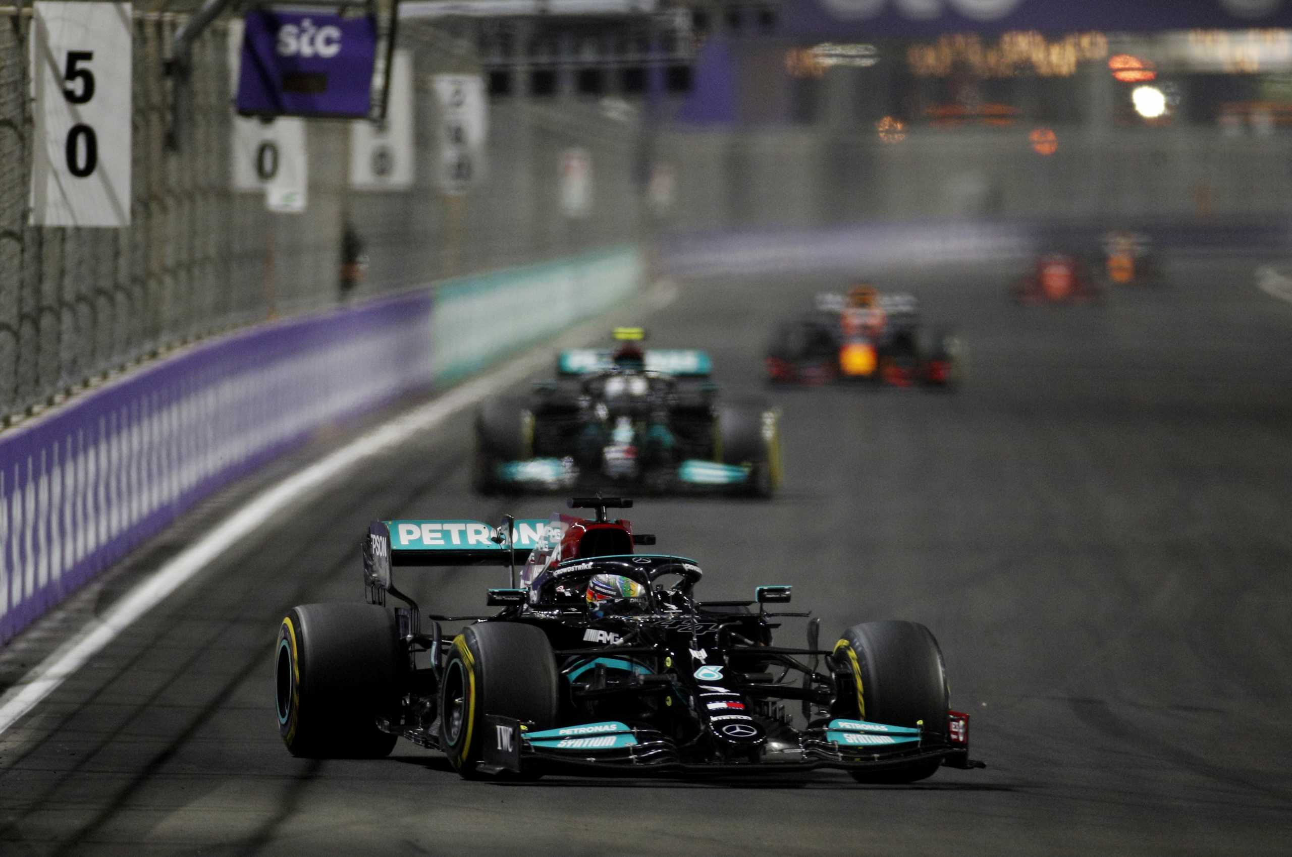 Formula One F1- Saudi Arabian Grand Prix - Jeddah Corniche Circuit, Jeddah, Saudi Arabia - December 5, 2021 Mercedes' Lewis Hamilton in action during the race REUTERS