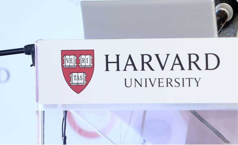 «Καθηγητής του Χάρβαρντ αντίθετος στην ίδρυση ιδιωτικών πανεπιστημίων» - «Καρφί» ΝΔ για τον Όθωνα Ηλιόπουλο του ΣΥΡΙΖΑ