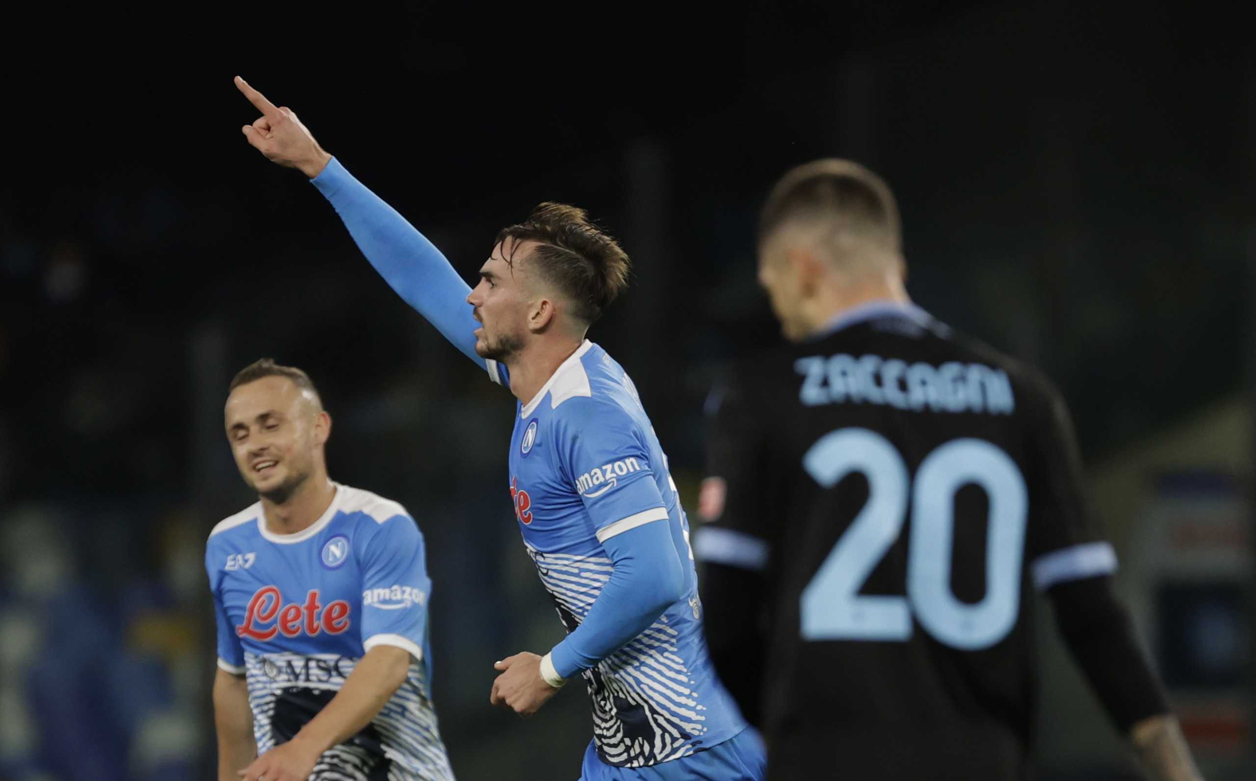 Soccer Football - Serie A - Napoli v Lazio - Stadio Diego Armando Maradona, Naples, Italy - November 28, 2021 Napoli's Fabian Ruiz celebrates scoring their fourth goal REUTERS