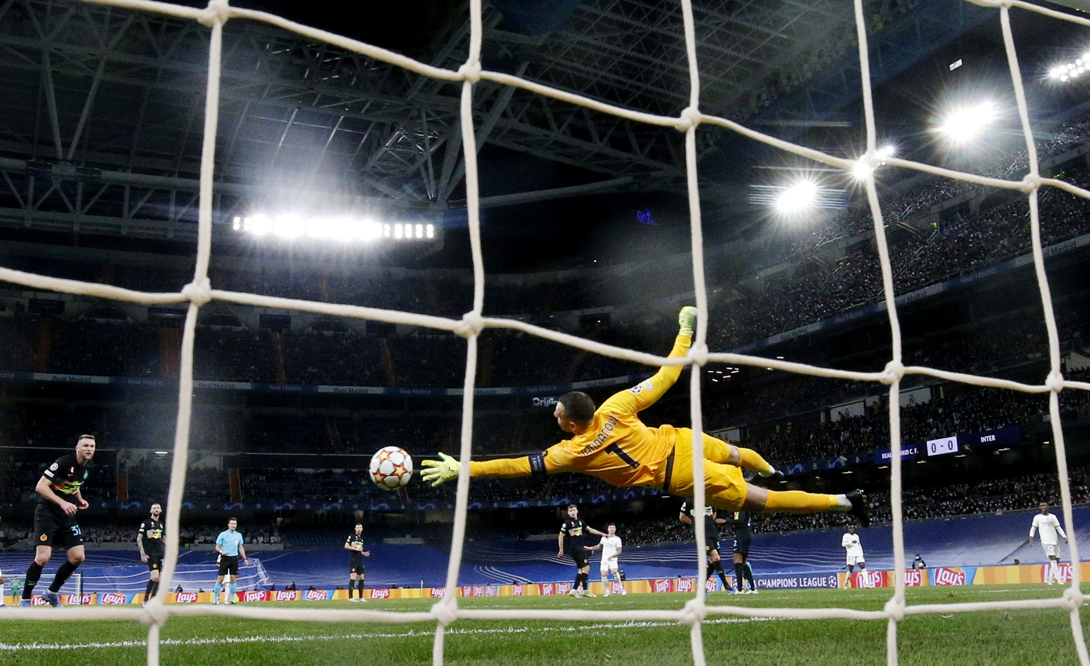 Soccer Football - Champions League - Group D - Real Madrid v Inter Milan - Santiago Bernabeu, Madrid, Spain - December 7, 2021 Real Madrid's Toni Kroos scores their first goal REUTERS