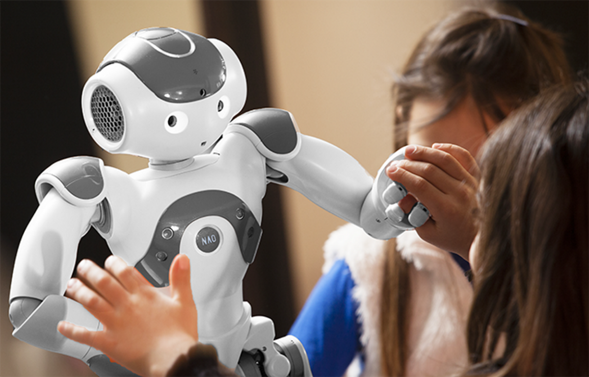 Τα ρομπότ ΝΑΟ και Pepper ετοιμάζονται για μάθημα σε ελληνικά σχολεία