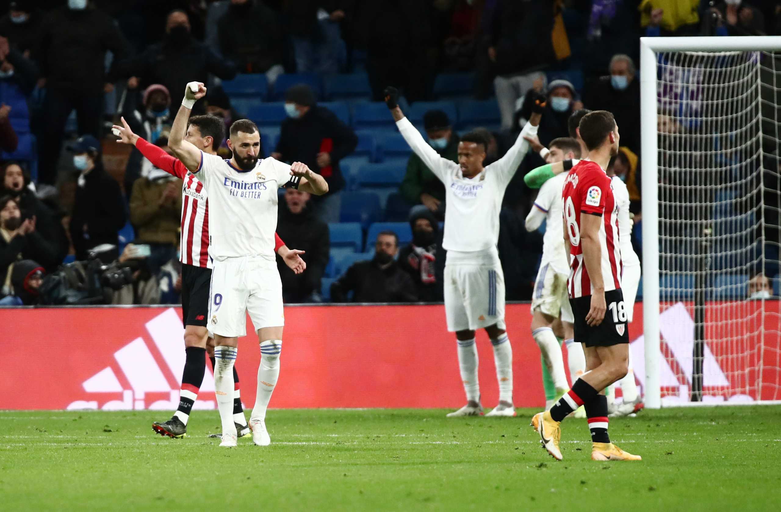 Soccer Football - LaLiga - Real Madrid v Athletic Bilbao - Santiago Bernabeu, Madrid, Spain - December 1, 2021 Real Madrid's Karim Benzema celebrates after the match REUTERS