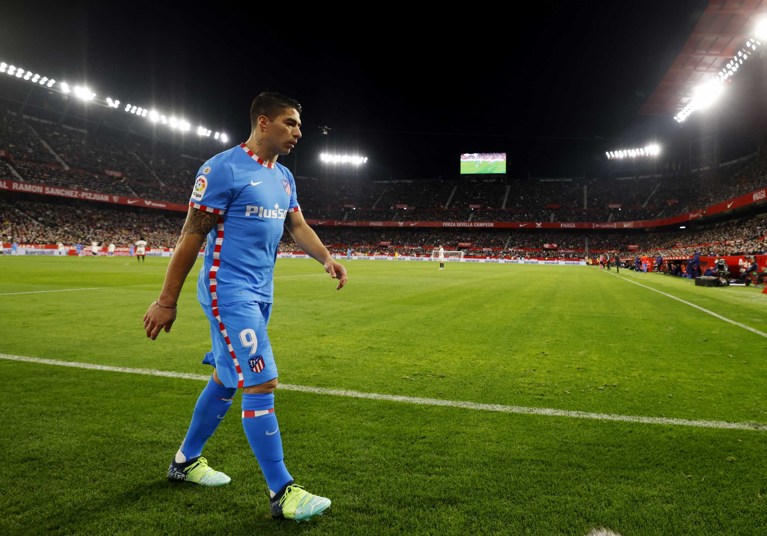 Soccer Football - LaLiga - Sevilla v Atletico Madrid - Ramon Sanchez Pizjuan, Seville, Spain - December 18, 2021 Atletico Madrid's Luis Suarez comes off as a substitute REUTERS